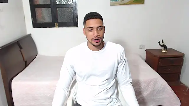 Jhors  Collens online show from October 21, 6:16 am