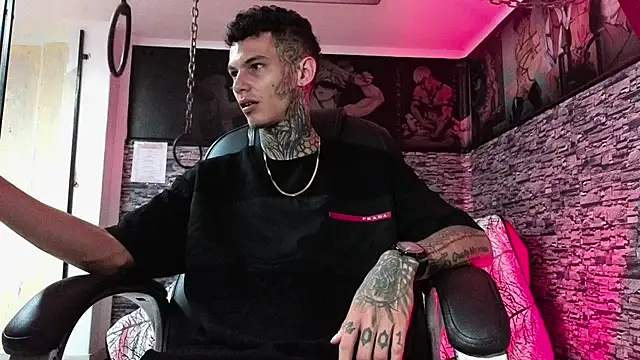 Stuart Boy  online show from October 27, 7:27 pm