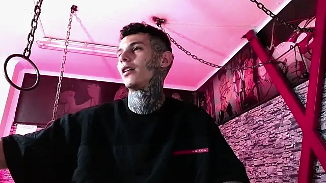 Stuart Boy  online show from October 25, 11:28 pm