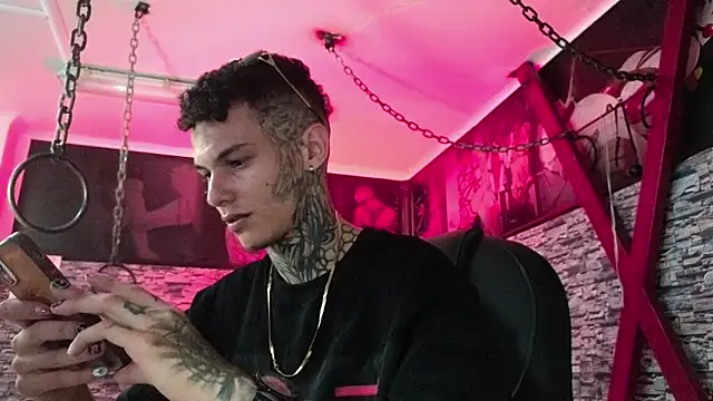 Stuart Boy  online show from October 29, 12:35 am