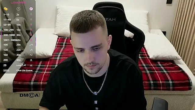 Larstar01 online show from March 21, 9:30 pm