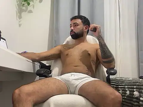 MiloCtc online show from October 18, 2:16 am