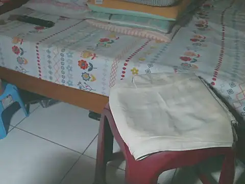 Snapshot of triangle0623 chatting on September 30, 9:57 am triangle0623 online show from September 30, 9:57 am