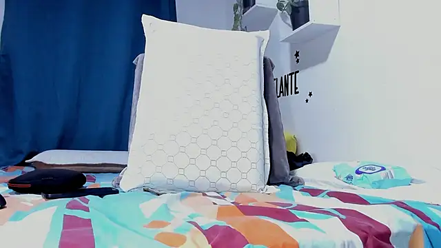 Aronxxs online show from March 6, 9:06 am