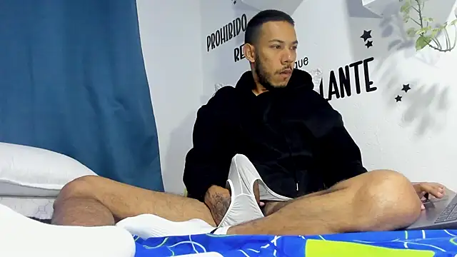 Aronxxs online show from October 20, 11:03 am