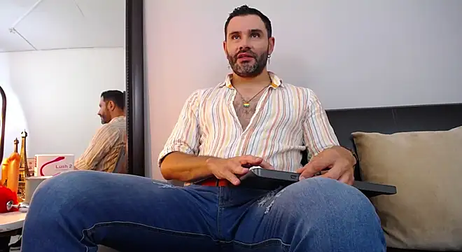 Snapshot of jonasbeards chatting on December 3, 7:55 pm jonasbeards online show from December 3, 7:55 pm