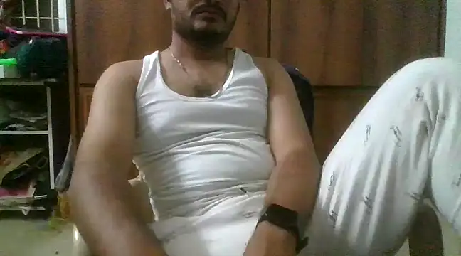 Snapshot of naughtymike0007 chatting on February 4, 5:12 pm naughtymike0007 online show from February 4, 5:12 pm