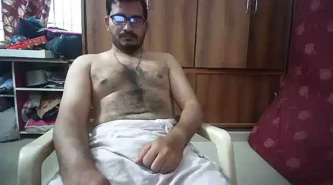 Snapshot of naughtymike0007 chatting on January 30, 1:33 am naughtymike0007 online show from January 30, 1:33 am