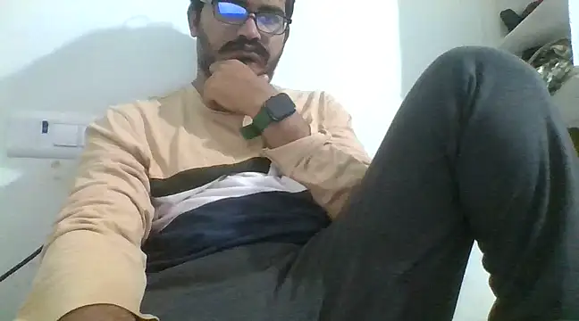 Snapshot of naughtymike0007 chatting on January 5, 3:43 am naughtymike0007 online show from January 5, 3:43 am