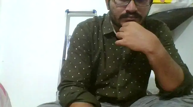 Snapshot of naughtymike0007 chatting on December 28, 11:19 am naughtymike0007 online show from December 28, 11:19 am
