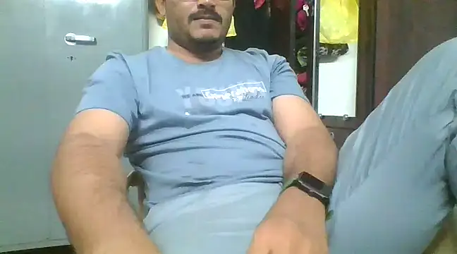 Snapshot of naughtymike0007 chatting on January 13, 5:02 pm naughtymike0007 online show from January 13, 5:02 pm