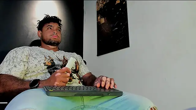 Big furry bear13 online show from March 4, 1:56 am