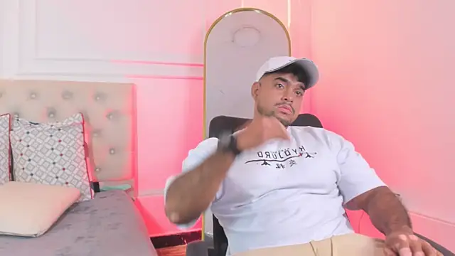 Big furry bear13 online show from January 13, 1:04 pm