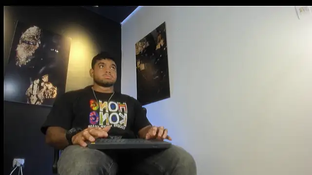 Snapshot of Big_furry_bear13 chatting on October 26, 9:39 pm Big furry bear13 online show from October 26, 9:39 pm