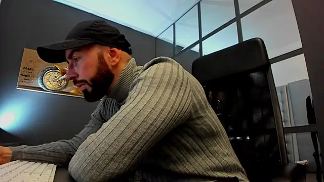 Snapshot of AronGrant chatting on February 25, 8:47 am AronGrant online show from February 25, 8:47 am