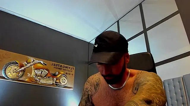 Snapshot of AronGrant chatting on September 15, 12:06 pm AronGrant online show from September 15, 12:06 pm