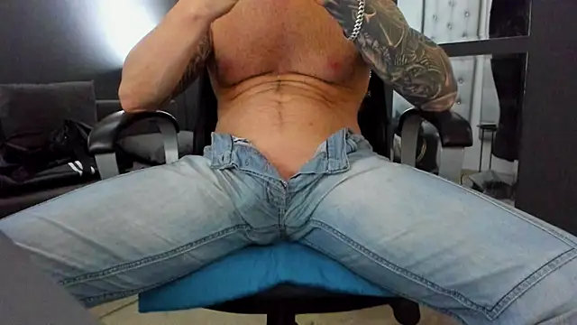 AronGrant online show from May 4, 11:01 am