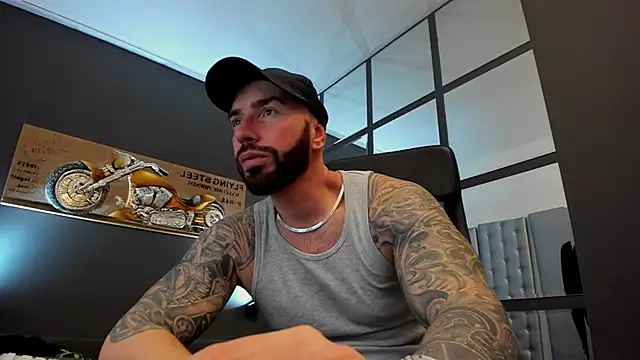 Snapshot of AronGrant chatting on March 19, 8:23 am AronGrant online show from March 19, 8:23 am