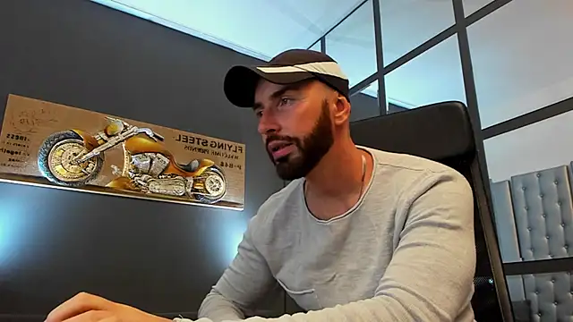 Snapshot of AronGrant chatting on September 19, 9:53 am AronGrant online show from September 19, 9:53 am