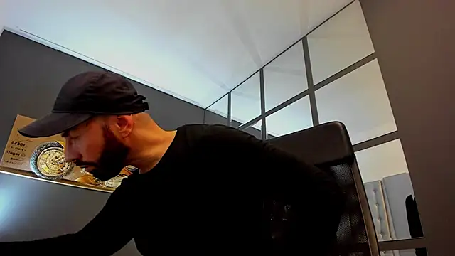 Snapshot of AronGrant chatting on March 14, 8:10 am AronGrant online show from March 14, 8:10 am