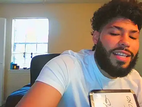 Snapshot of yovngBabyG4 chatting on December 27, 7:57 pm yovngBabyG4 online show from December 27, 7:57 pm