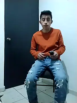 Snapshot of Flaquito_pitudo chatting on January 1, 1:59 pm Flaquito pitudo online show from January 1, 1:59 pm