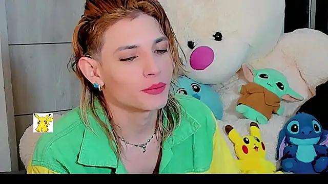 Snapshot of honey_skin chatting on December 15, 2:16 pm honey skin online show from December 15, 2:16 pm
