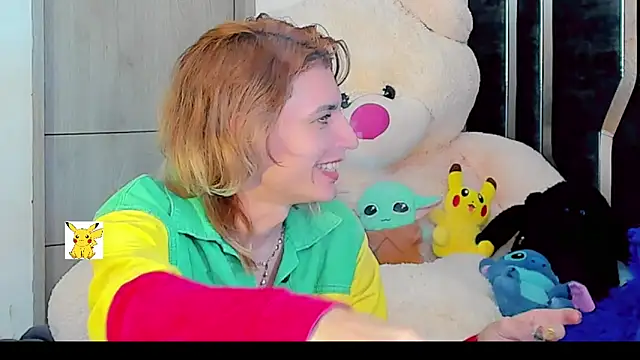 Snapshot of honey_skin chatting on December 12, 1:39 pm honey skin online show from December 12, 1:39 pm