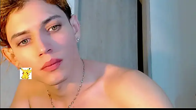 Snapshot of honey_skin chatting on February 26, 11:13 pm honey skin online show from February 26, 11:13 pm