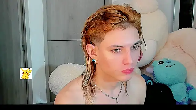Snapshot of honey_skin chatting on December 11, 11:00 pm honey skin online show from December 11, 11:00 pm