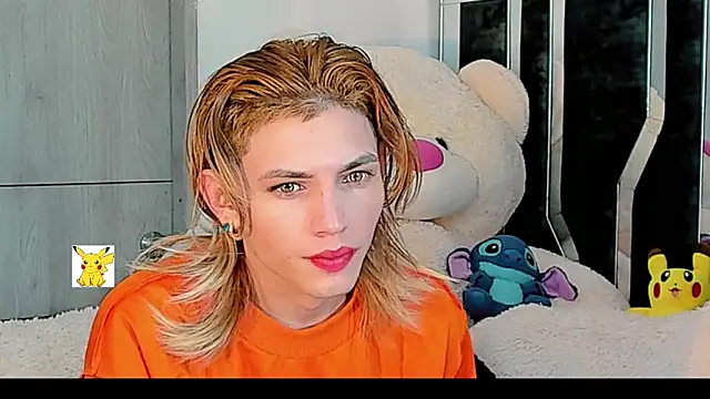 Snapshot of honey_skin chatting on December 10, 11:22 am honey skin online show from December 10, 11:22 am