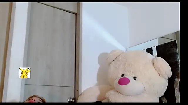 Snapshot of honey_skin chatting on March 22, 9:53 pm honey skin online show from March 22, 9:53 pm