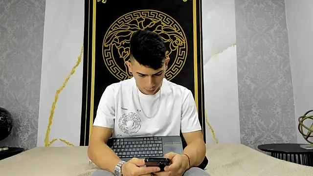 Snapshot of andrew_rose_ chatting on January 11, 3:09 pm andrew rose online show from January 11, 3:09 pm