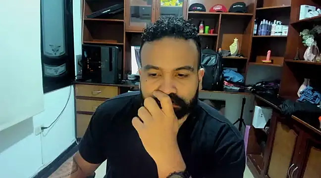 Snapshot of Drako_Argentii chatting on December 18, 3:58 am Drako Argentii online show from December 18, 3:58 am