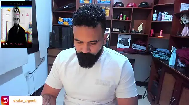 Snapshot of Drako_Argentii chatting on January 4, 5:48 am Drako Argentii online show from January 4, 5:48 am