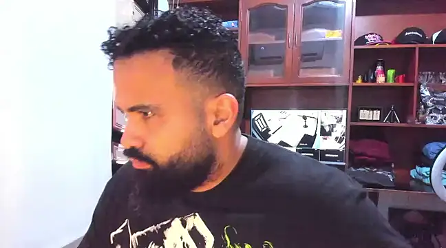 Snapshot of Drako_Argentii chatting on February 7, 8:31 pm Drako Argentii online show from February 7, 8:31 pm