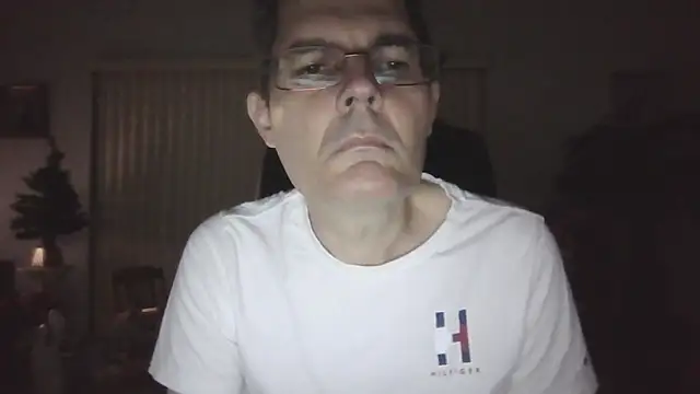 Copfiremen4566 online show from December 2, 4:04 am