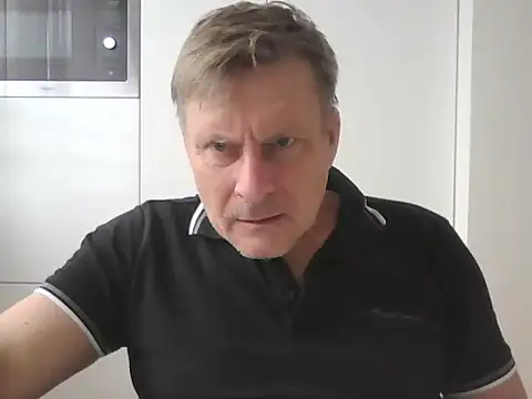 Snapshot of johnnym1 chatting on January 8, 12:26 pm johnnym1 online show from January 8, 12:26 pm