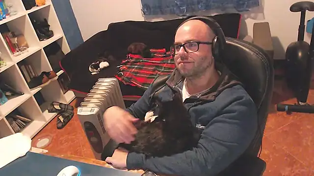 Snapshot of ravingr4d4 chatting on February 25, 10:29 pm ravingr4d4 online show from February 25, 10:29 pm