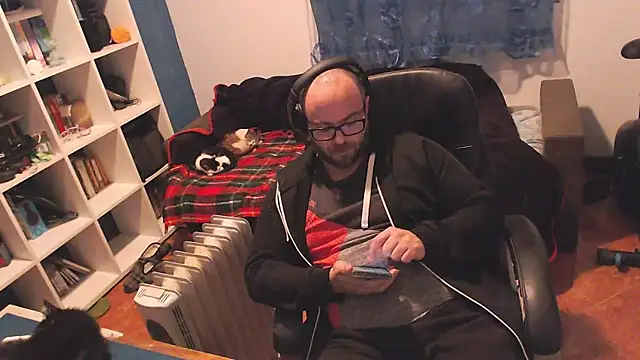 Snapshot of ravingr4d4 chatting on March 7, 10:21 pm ravingr4d4 online show from March 7, 10:21 pm
