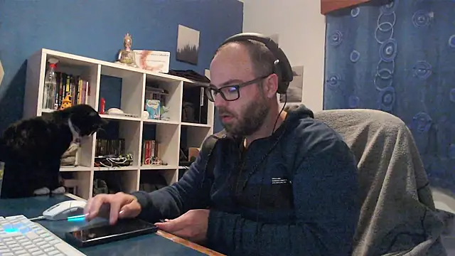 Snapshot of ravingr4d4 chatting on December 15, 10:58 pm ravingr4d4 online show from December 15, 10:58 pm