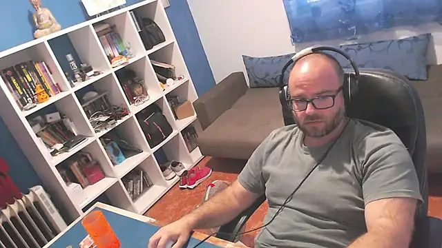 Snapshot of ravingr4d4 chatting on September 20, 3:12 pm ravingr4d4 online show from September 20, 3:12 pm