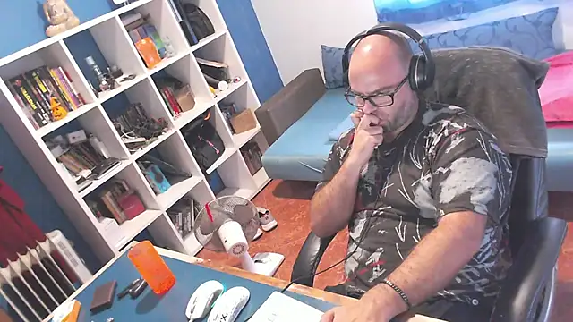 Snapshot of ravingr4d4 chatting on September 11, 2:05 pm ravingr4d4 online show from September 11, 2:05 pm
