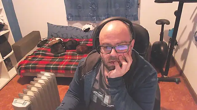 Snapshot of ravingr4d4 chatting on March 1, 10:53 pm ravingr4d4 online show from March 1, 10:53 pm