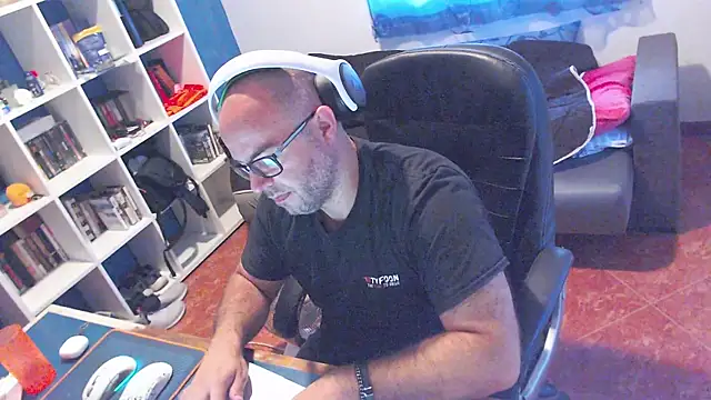 ravingr4d4 online show from June 19, 9:15 am