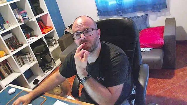 ravingr4d4 online show from June 26, 1:13 pm