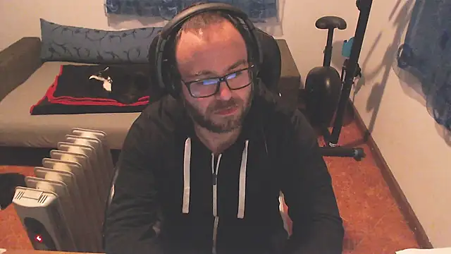 Snapshot of ravingr4d4 chatting on February 15, 10:43 pm ravingr4d4 online show from February 15, 10:43 pm