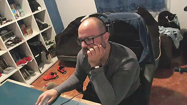 Snapshot of ravingr4d4 chatting on October 29, 11:18 pm ravingr4d4 online show from October 29, 11:18 pm