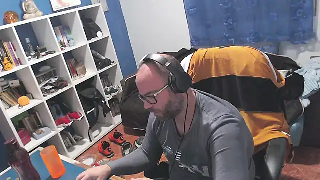 Snapshot of ravingr4d4 chatting on October 30, 11:50 pm ravingr4d4 online show from October 30, 11:50 pm