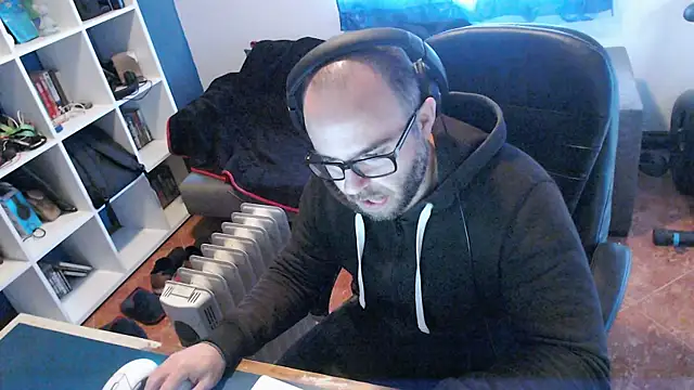 Snapshot of ravingr4d4 chatting on December 13, 9:04 am ravingr4d4 online show from December 13, 9:04 am